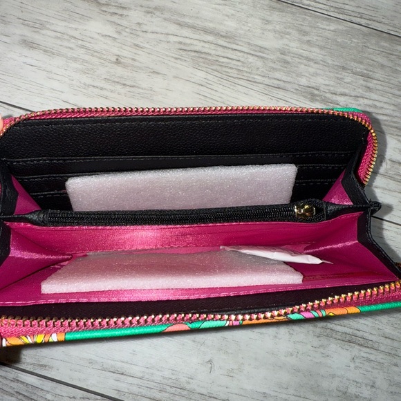 Trina Turk Wallet NWT - Picture 3 of 3